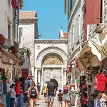 Stancia Vodopija I * بوريتش