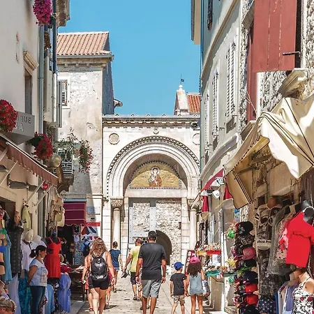 Stancia Vodopija I * Πόρετς